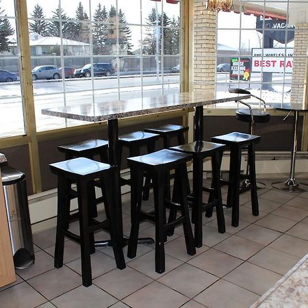 Canadas Best Value Inn Calgary YYC Exterior foto