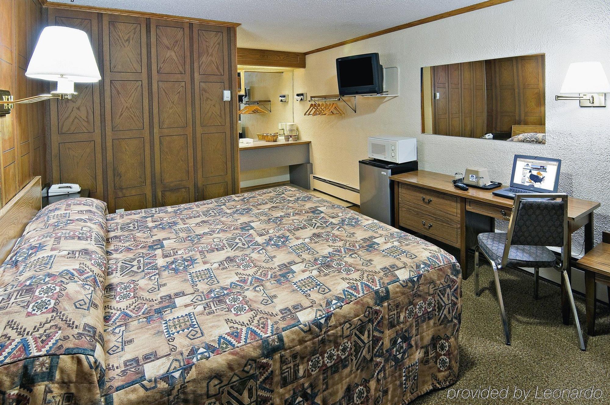Canadas Best Value Inn Calgary YYC Quarto foto