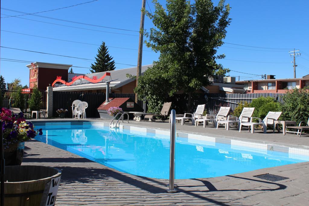 Canadas Best Value Inn Calgary YYC Exterior foto