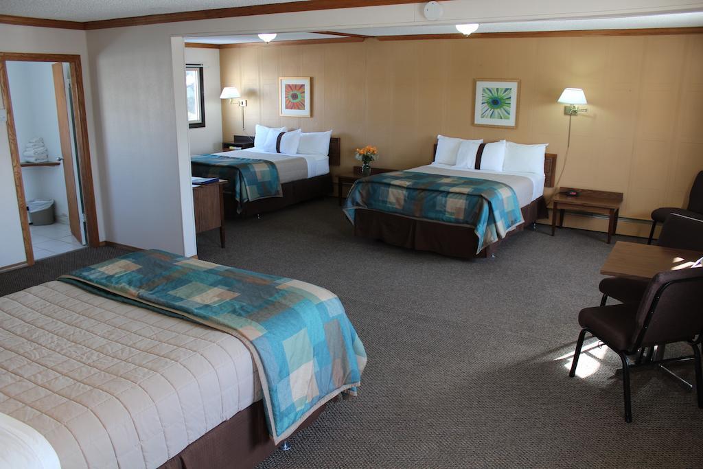 Canadas Best Value Inn Calgary YYC Exterior foto